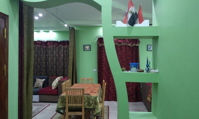 Al Haram Apartment | A modern apartment on the 4th floor with lift. We are very near to the pyramids