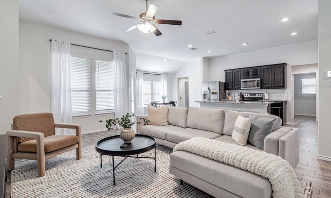 Joshua House | A Modern Gem for Families on the Move
