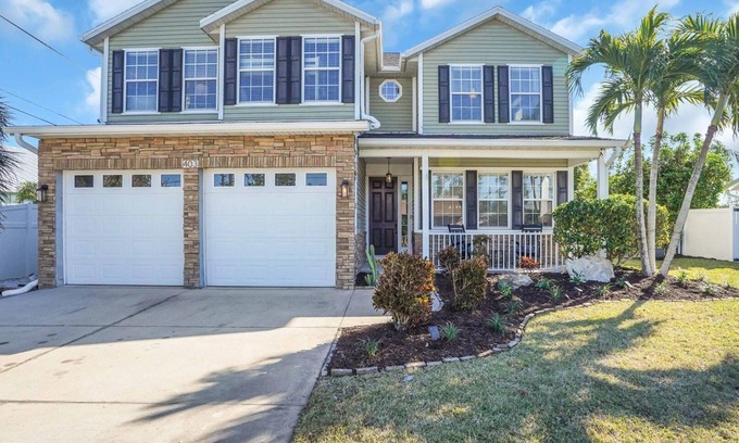 Harbor Hills House | A modern new build home 3K sq. ft. Brand new hot tub, 6 miles from AMI's beaches