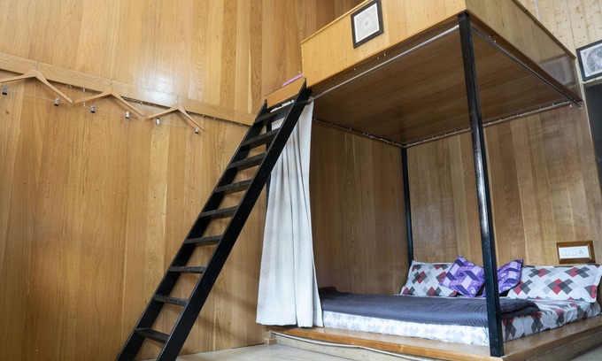 Mukteshwar Cottage | A Mountain Chalet in tranquil Haven perched amidst the breathtaking Mukteshwar.