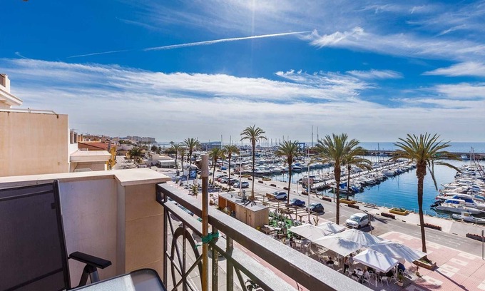 Caleta de Velez Apartment | A&n Seaport 3b