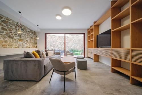 Exarhia House | A Neoclassical Mansion in Athens