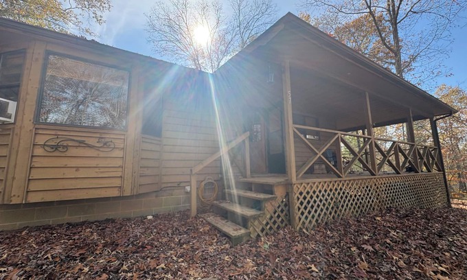 Murphy Cabin | A peaceful haven in the Smokies for birdwatchers and nature lovers alike.