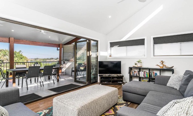 East Ballina Villa | A PERFECT STAY - River Links