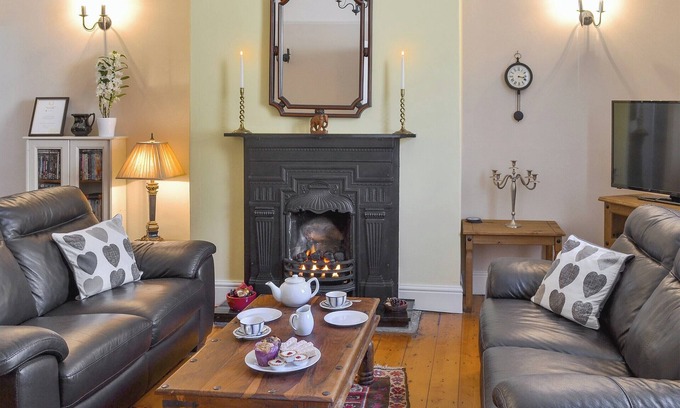 South Charlton Cottage | A period cottage within a short walk of Alnwick town centre.