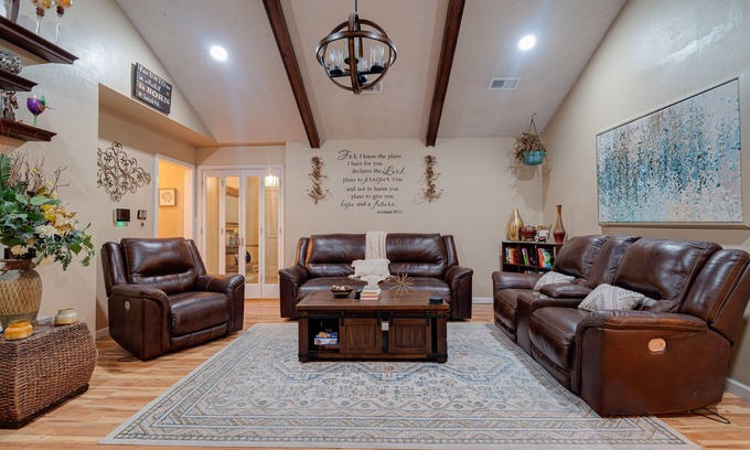 Broadmoor House | A Place 2Remember near LSU & New Orleans, it's an increasingly charming home!