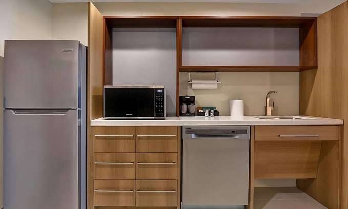 Florida Central Atlantic Coast Hotel | A Place You'll Surely Enjoy! Outdoor Pool, Kitchenette, Pets Allowed!