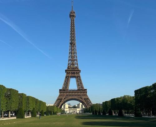Faubourg Saint-Germain Apartment | A proximité immédiate de la Tour Eiffel