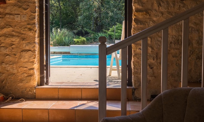 Vire-sur-Lot Other | A quiet character stone farmhouse