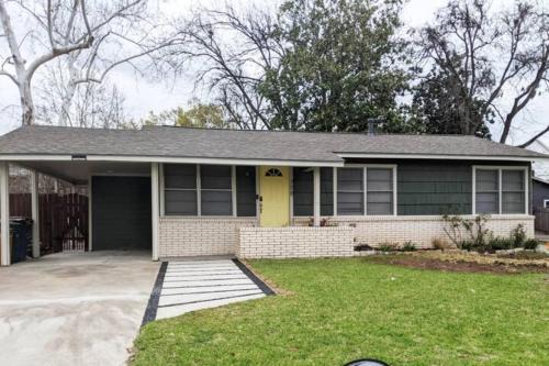 Highland House | A Rare find - Bright, Warm, Charming Central Austin Home