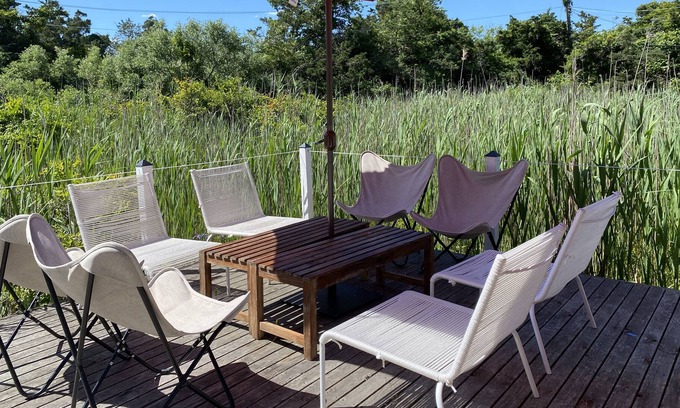Lonelyville House | A RARE PRIVATE SETTING