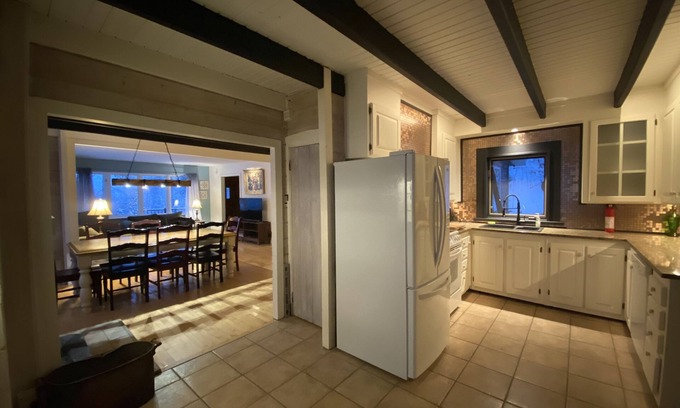 Saint-Sauveur Ski Chalet | A relaxing mountain getaway ! - Chimo Cottage