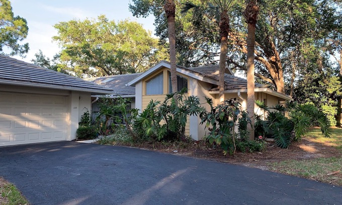 Myrtle Trace Villa | A Relaxing Venice Villa