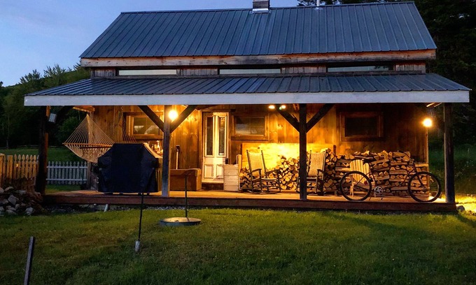 South Londonderry House | A Rustic Barn & Camper - Cassic VT Beauty with a Ralph Lauren touch!