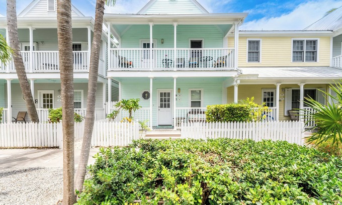 Truman Annex House | A Siesta Bay by AvantStay | Key West Walkable | Gated Community, Shared Pool