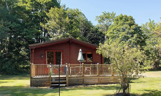 Diss Cottage | A single storey lodge set in nine acres of countryside.