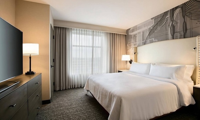 Berkeley Heights Hotel | A Slice of Luxury in Berkeley Heights! Free Breakfast, Indoor Pool, Pets Allowed