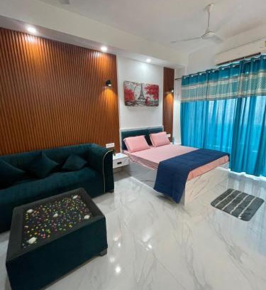 Greater Noida House | A Smart Room at Gaur City Center, Noida