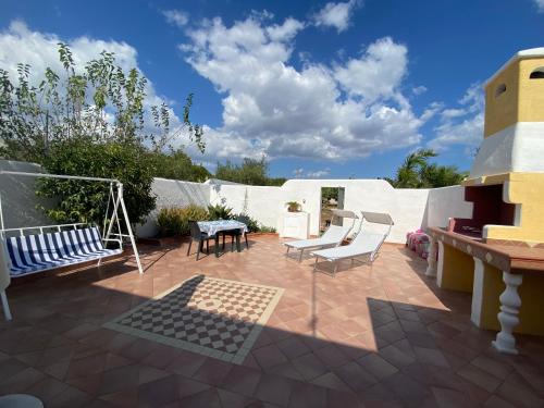 San Pietro in Bevagna House | A soli 10 minuti a piedi dal mare più bello! Villa casa vacanza Silvana e Roni