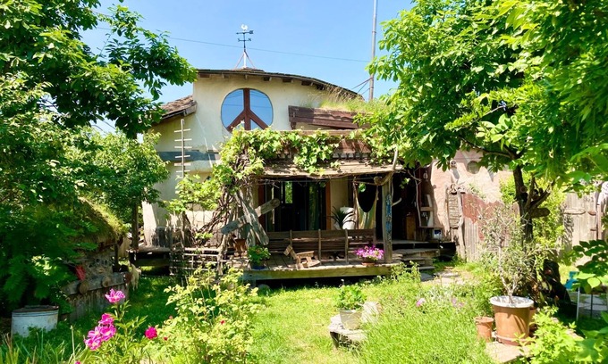 Koshimizu House | A soothing house built with natural materials made from straw bales Relax and unwind in this extrao/Shari-gun Hokkaidō