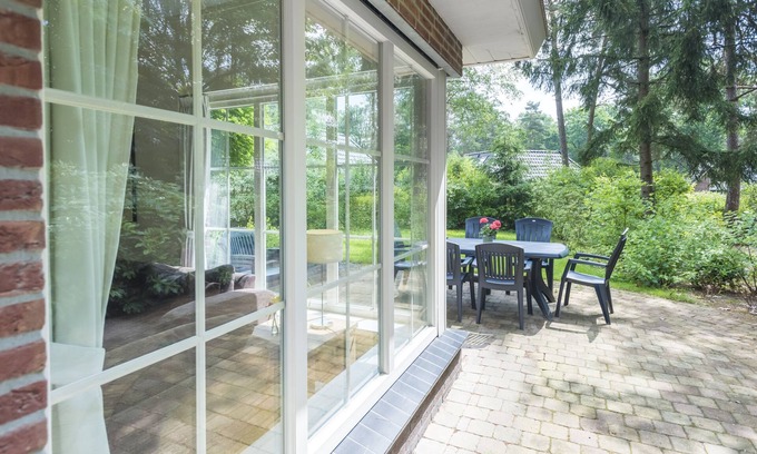 Beekbergen-Zuid House | A spacious and pleasant house in the woods of Beekbergen. Free WiFi.