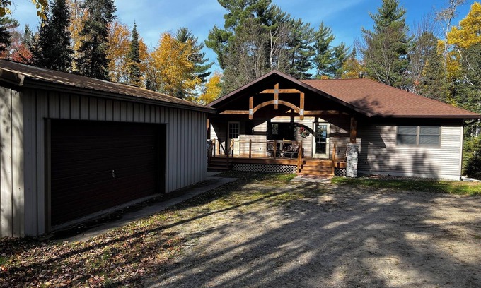Orr House | A Spacious Lake House with Private Dock