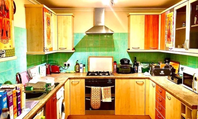 Abingdon Condo | A spacious maisonette close to local amenities
