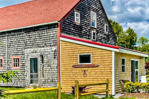 Walpole Apartment | A Spot on the River