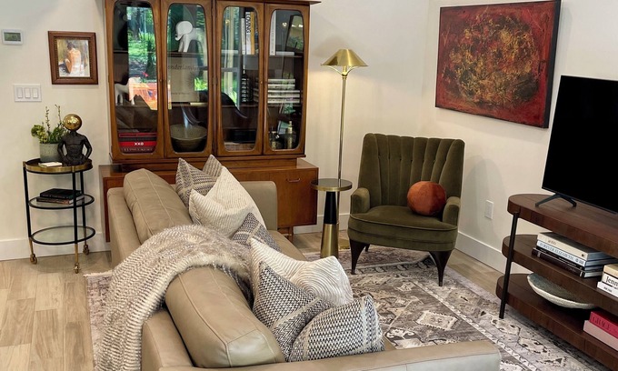 Saugatuck Cottage | A Step Away: All New-Walk to Town & Dog Friendly