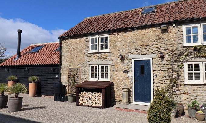 Sawdon Cottage | A STONES THROW, pet friendly, character holiday cottage in East Ayton