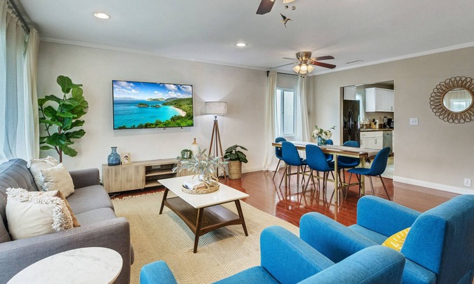 Gardena House | A Stunningly Wonderful Designed Oasis For Relaxing in South Bay - Gardena, CA