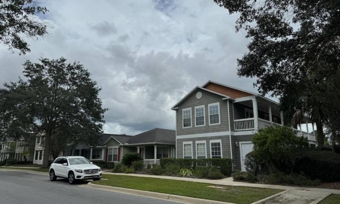 Gainesville House | A stylish and Comfy Place to Stayn