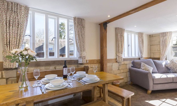Winchcombe Apartment | A sudeley castle cottage that sleeps 4 guests in 3 bedrooms