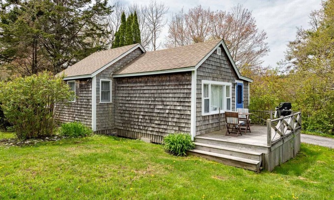 Boothbay Harbor Cottage | A Sweet Little Guest Cottage