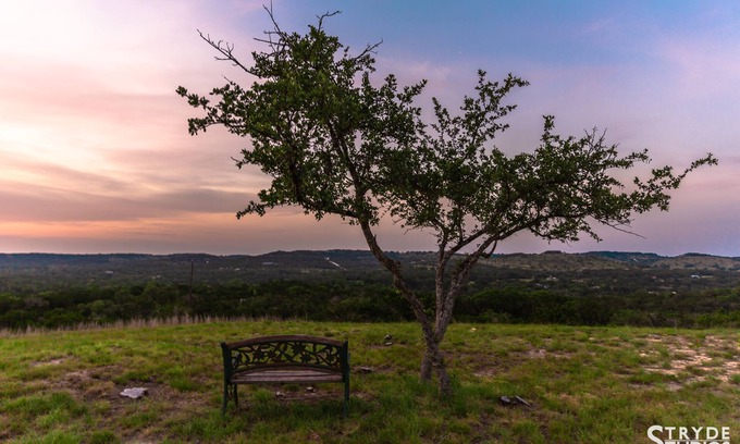 Kendalia House | A Texas Hill Country Getaway