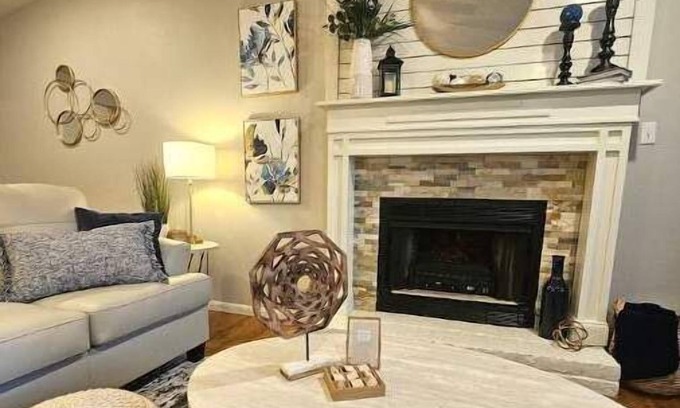 Wake Village House | A Time to Unwind: Cozy Beautiful Elec Fireplace with King Bed
