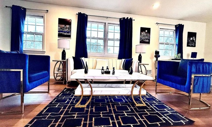 West Omaha House | A Touch of Luxury
