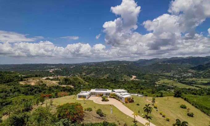 Morovis House | A Tranquil Sanctuary with 360° Views, Villa Rosalia
