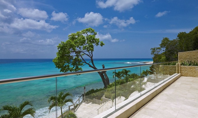 Prospect Apartment | A tropical modern 3 bedroom apartment with outstanding amenities