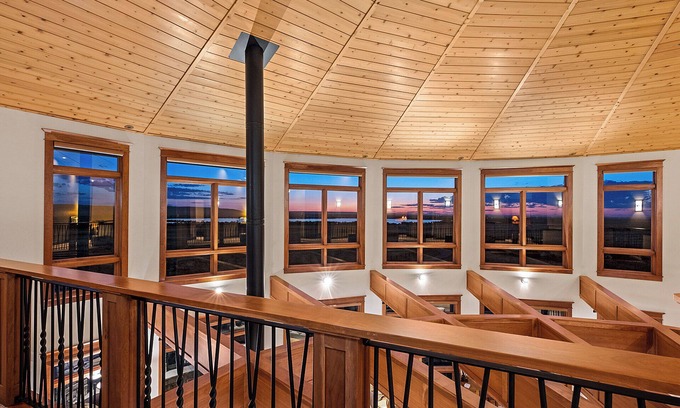 Meriden House | A Truly Amazing space hidden in a secluded sandstone canyon with amazing views