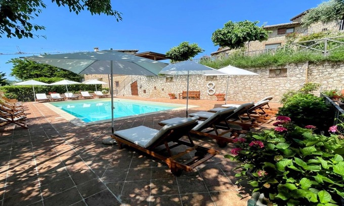 Spoleto Cottage | A two floor cottage with 2 patios + patio/garden - sleeps 2/3