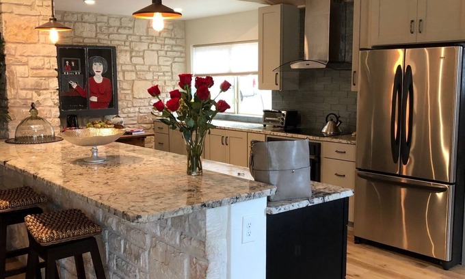 Comfort House | A Tx Hill Country haven, pool, yard in the midst of Boerne & Comfort town.