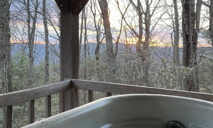 Piper Gap Cabin | A Unique Bed and Breakfast.Log Cabins, with Hot Tubs and Breakfast Delivered Each Morning :)