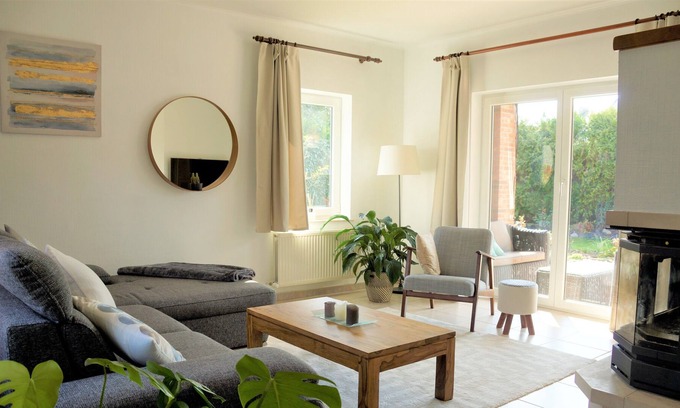 Rixensart House | A very large room in a modern villa
