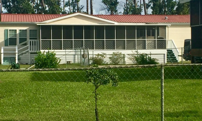 Port St. Joe House | "A Wave From It All" 4 bd-2bth, Port St. Joe Beach