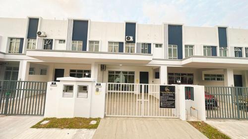 Gua House | A29 Ella Dato Onn 23 Max 10 People