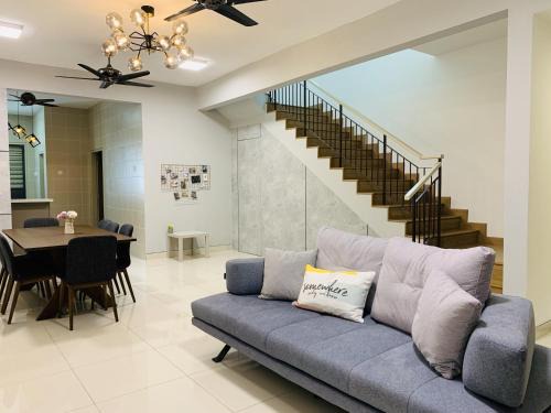 Shah Alam House | A43 near Setia City Convention Centre & Bukit Raja