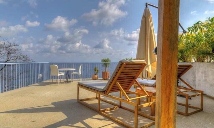 Hidalgo Apartment | A5 King Suite, Ocean Front Gorgeous Villa