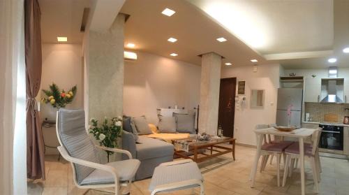 Vouliagmeni House | A7 Beauty Vouliagmeni Apt in a unique Spot