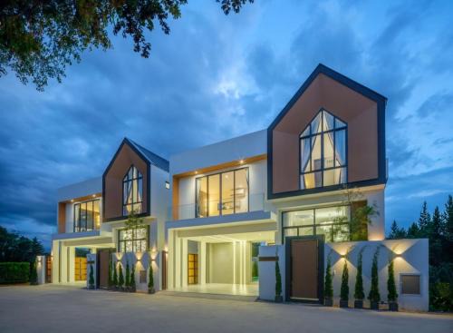 Su Thep Villa | A9 Airport Modern Pool Villa